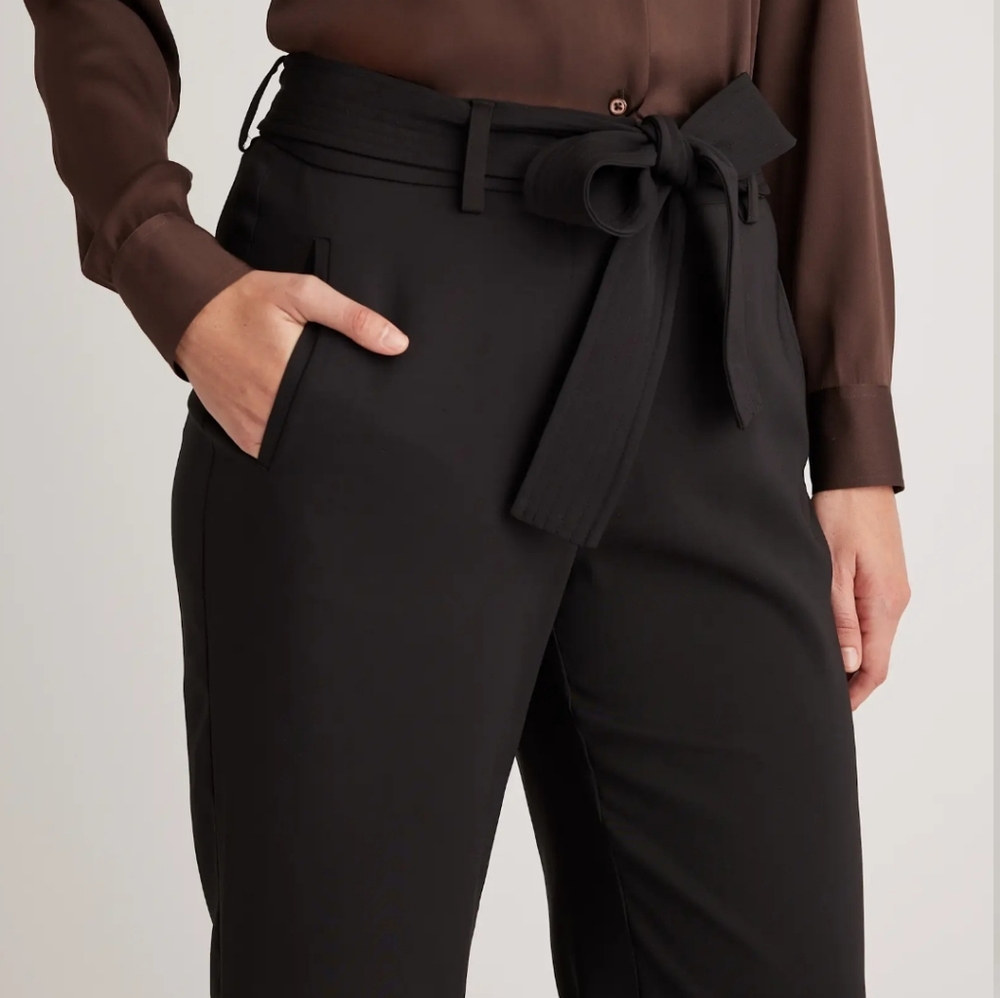 Women's Front Tie Black Ankle Pants - Large